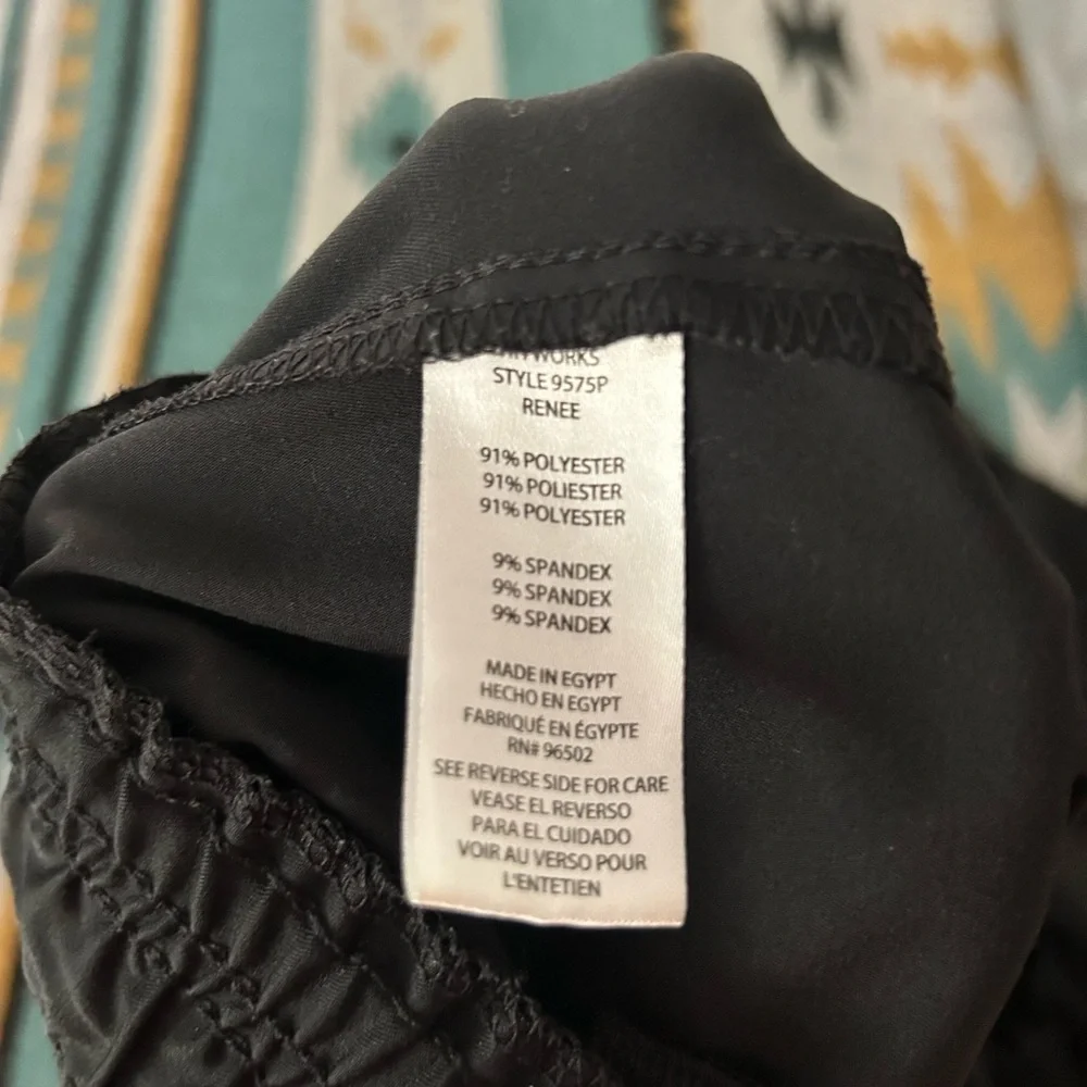 Women’s Healing Hands Jogger Scrub Bottoms - Picture 4 of 4